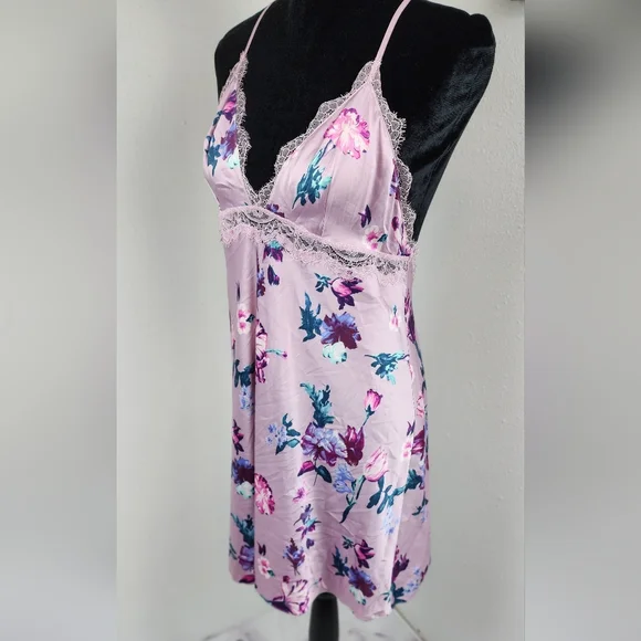 🥳SALE🥳Victoria's Secret silky razorback nightgown - Picture 2 of 10